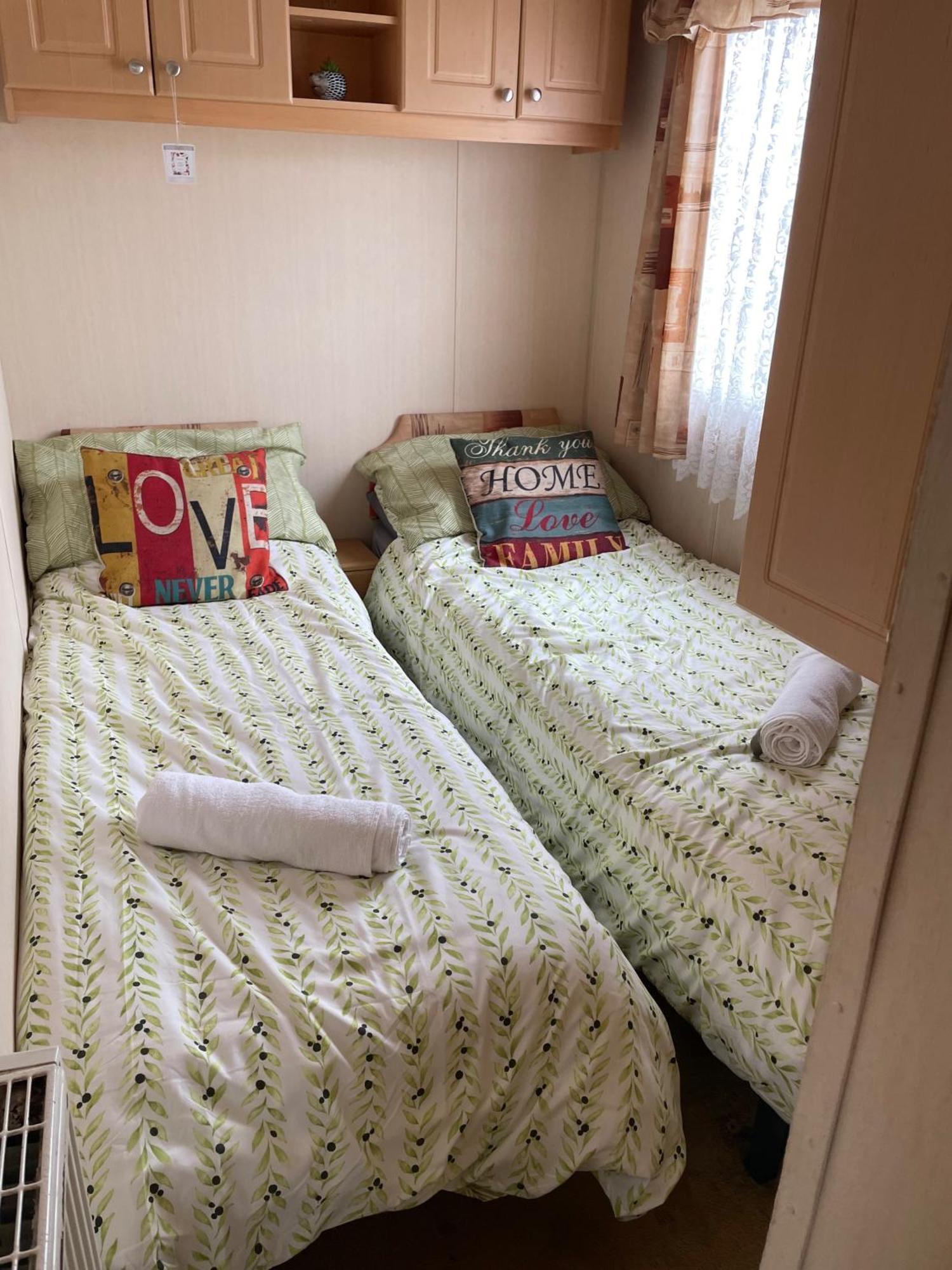 ריי Cozy Camber Caravan 3 Bedroom Retreat With Decking מראה חיצוני תמונה
